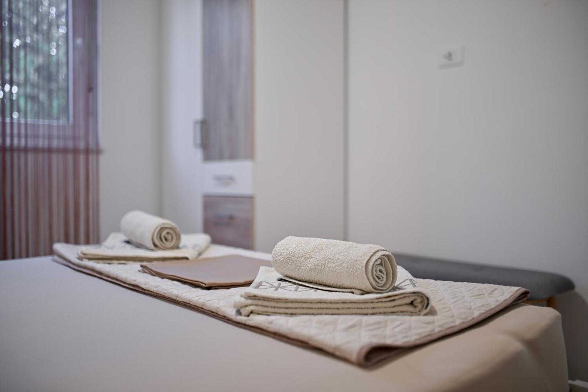 Holiday Home Aprilis With Pool, Jacuzzi And Sauna Galovac  المظهر الخارجي الصورة
