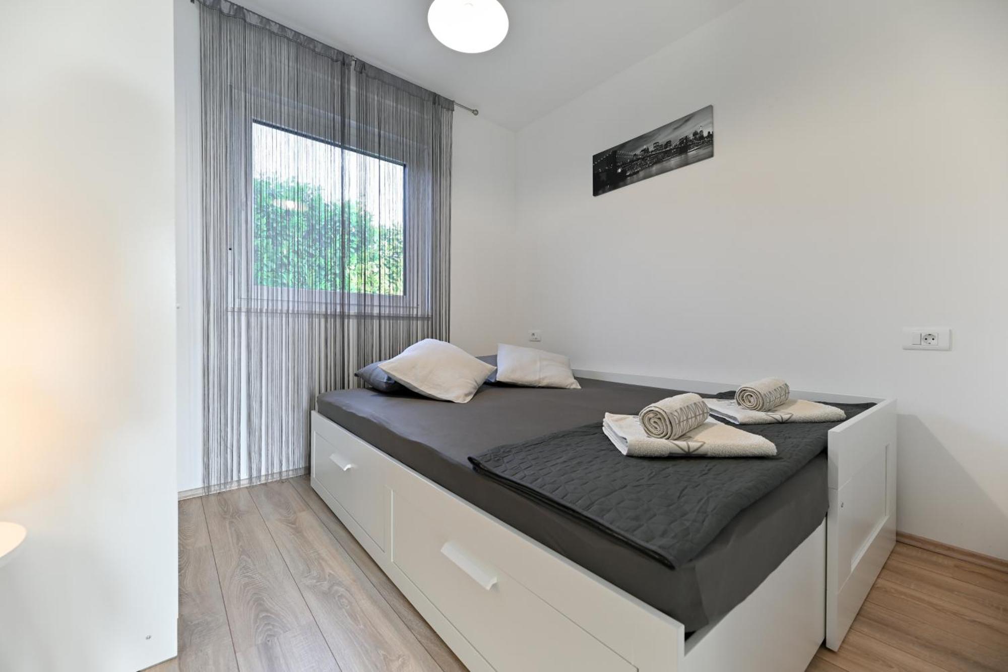Holiday Home Aprilis With Pool, Jacuzzi And Sauna Galovac  المظهر الخارجي الصورة