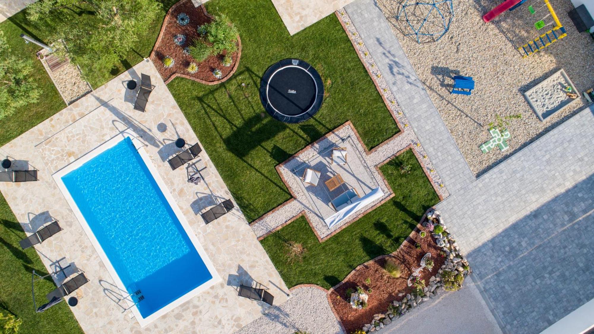 Holiday Home Aprilis With Pool, Jacuzzi And Sauna Galovac  المظهر الخارجي الصورة