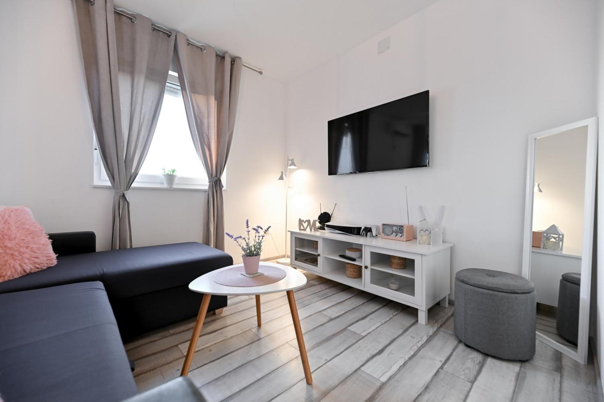 Holiday Home Aprilis With Pool, Jacuzzi And Sauna Galovac  المظهر الخارجي الصورة